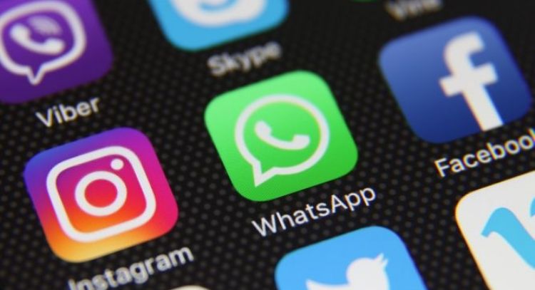 Difusión por WhatsApp: Estrategia de los medios digitales para evitar las restricciones en redes sociales