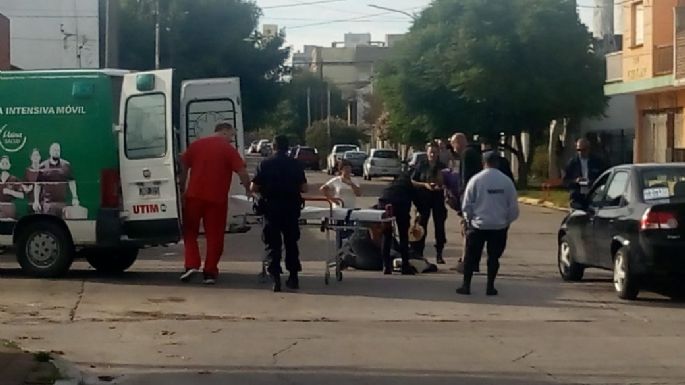 Esquina peligrosa: Motociclista herida tras un choque en 83 y 24