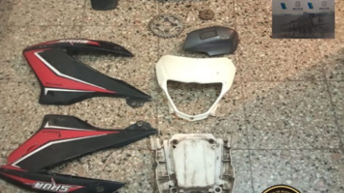 Vendía repuestos de motos robadas y quedó detenido