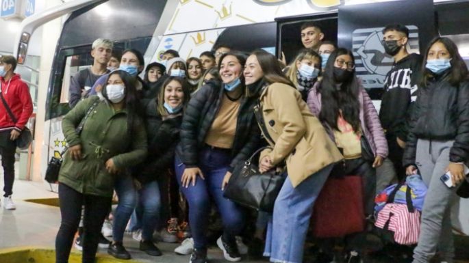 Ya se anotaron más de 107 mil estudiantes bonaerenses en el programa “Viajes de Fin de Curso”