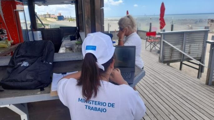 La otra cara del verano: Necochea en el podio de las ciudades con más informalidad laboral