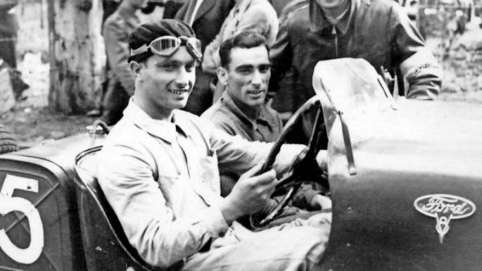 A 85 años del debut de Juan Manuel Fangio como piloto de carreras en Necochea