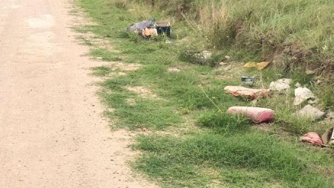 Quejas por una cadena de microbasurales entre el Faro y el Golf de Quequén