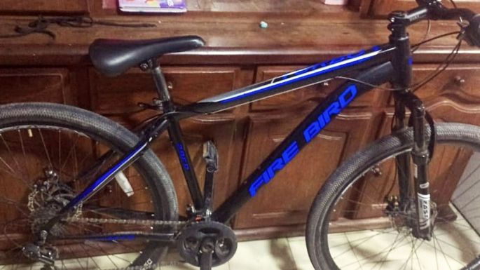 Delincuentes golpearon a un adolescente para robarle la bicicleta y la mochila