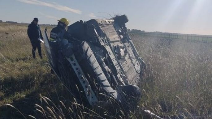 Dos personas resultaron heridas tras un vuelco en Ruta 3