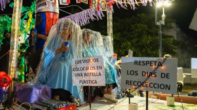 San Cayetano cerró los carnavales con desfile, quema del Rey Momo y show de Los Caligaris