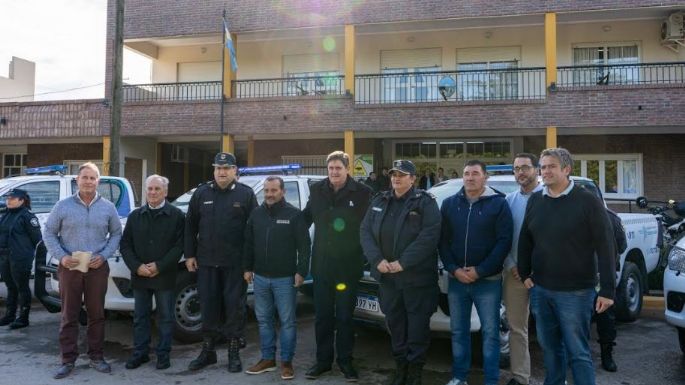 San Cayetano también recibió patrulleros: “Es la primera vez en la historia que nos entregan 10 móviles”