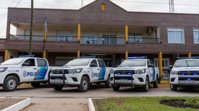 San Cayetano también recibió patrulleros: “Es la primera vez en la historia que nos entregan 10 móviles”