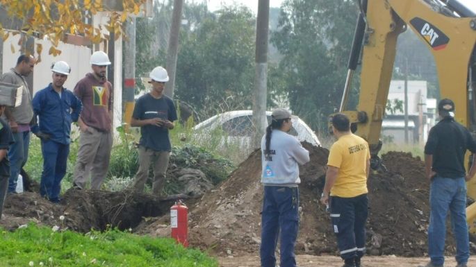 Maquinaria municipal rompió un caño de gas en calle 96 y 71