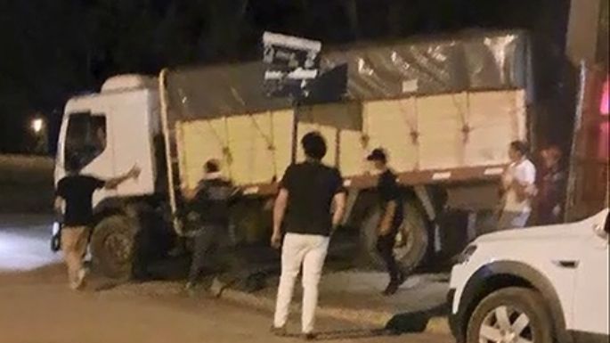 Le suspendieron la licencia al camionero que chocó el frente de un boliche en Orense