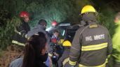 Ruta 3: Bomberos rescataron a una mujer que volcó su auto