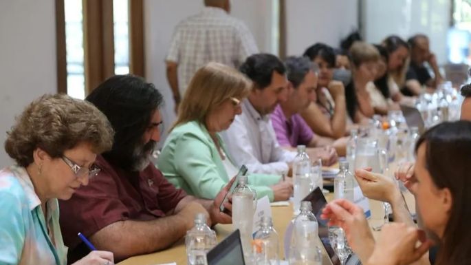 Gremios docentes piden readecuar sus salarios de manera "urgente"