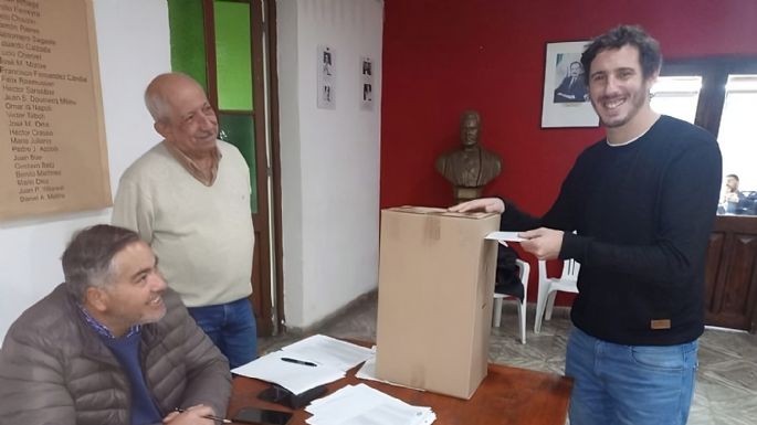 En medio de denuncias de irregularidades y escasa participación se realizó la elección en la UCR