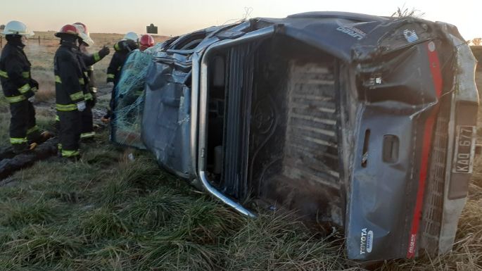 Vuelco y heridos en un accidente en la ruta 3