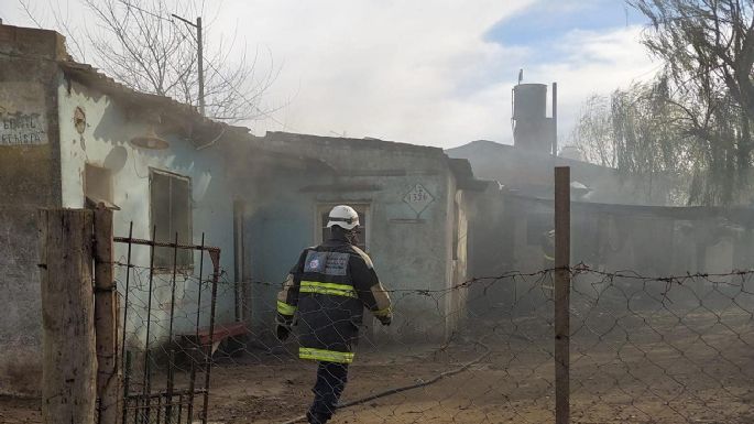 Incendio en una vivienda deja a dos familias sin hogar