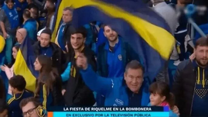 Un dirigente de otro club fue visto flameando una bandera de Boca en la despedida de Riquelme y tuvo que renunciar