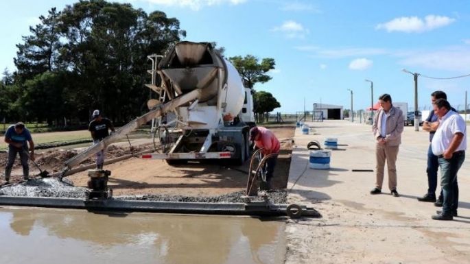 Ni una cuadra de asfalto nueva en tres años: ¿Por qué Necochea no tiene hormigonera propia?