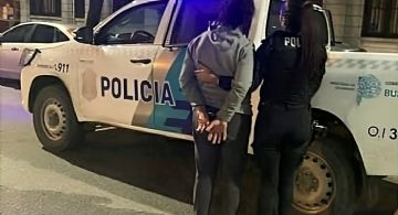 Suegra violenta: Una mujer aprehendida por agredir a su ex nuera y enfrentarse a la Policía