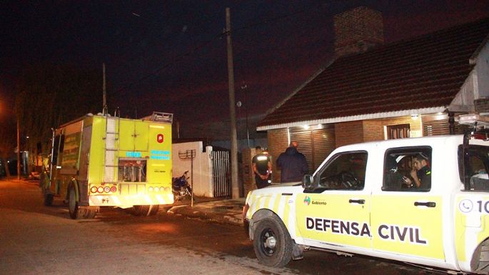 Incendio controlado en vivienda de Quequén: Sin heridos pero daños materiales