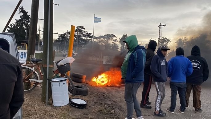 Aceiteros exigen mejoras salariales en una manifestación en Renova