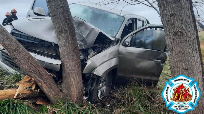 Ruta 73: Destruyó su camioneta al despistarse