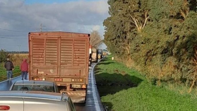 Tragedia en la Ruta 88: Al menos 2 muertos y 6 heridos tras accidentarse una combi de pasajeros