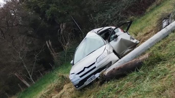 Otro trágico accidente en la Ruta 88: Un hombre murió al chocar contra un poste de luz