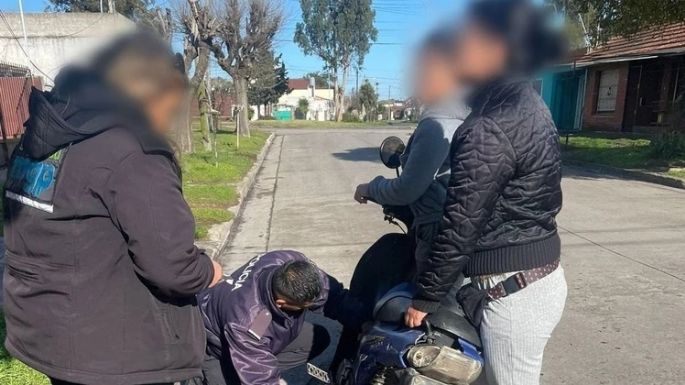 Mar del Plata: Una mujer atacó a piedrazos a una grúa porque le retuvieron la moto en un control