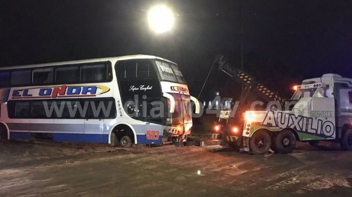 Insólito operativo: Secuestraron un micro de larga distancia abandonado en un terreno tomado