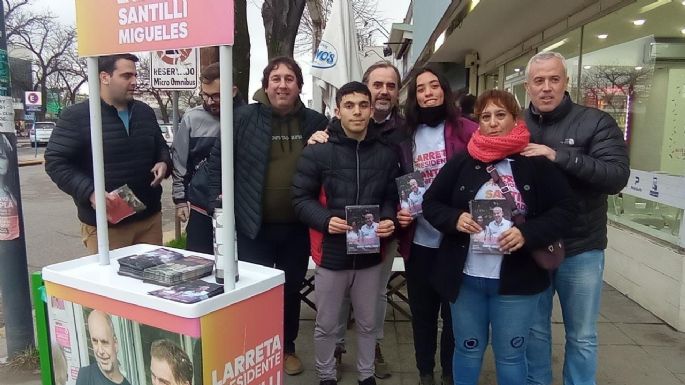 Migueles suma apoyos: Recorrió la ciudad con el candidato a diputado nacional Emiliano Giri