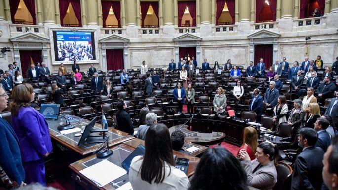 Diputados debate 7 proyectos para reducir la jornada laboral de 48 a 40 o 36 horas