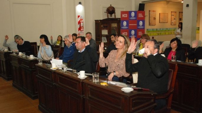 La "casta" en Necochea: El HCD sesionó por menos de 15 minutos y aprobó 50 expedientes sin debate