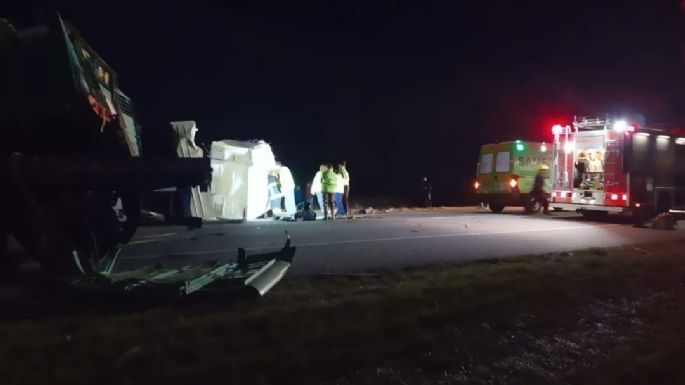 Trágico accidente en Ruta 51: Dos choferes murieron en choque frontal entre camiones