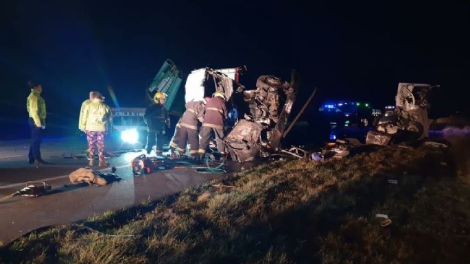 Trágico accidente en Ruta 51: Dos choferes murieron en choque frontal entre camiones