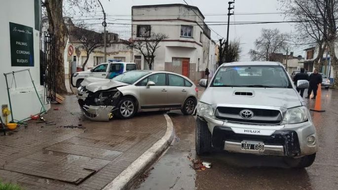 Dos mujeres con heridas leves tras un choque en 67 y 56