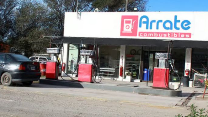 A mano armada, delincuente le robó la recaudación y una moto a un playero de una estación de servicio