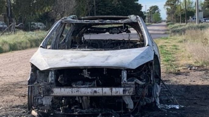 Un auto que había sido robado en Necochea apareció incendiado en Tres Arroyos