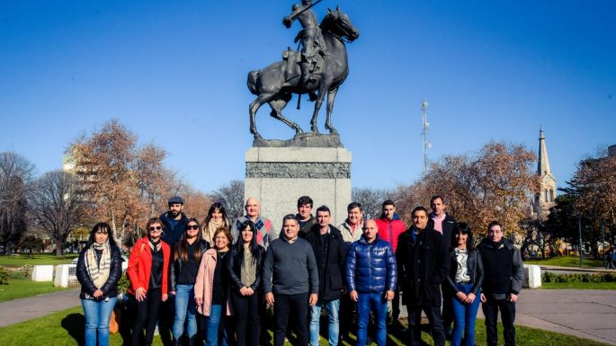 Avanzan Milei y Nosek en Necochea: Los libertarios buscan "una ciudad distinta, pero no con los mismos de siempre"