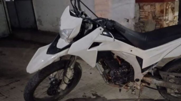 Detuvieron a un joven con pedido de captura y recuperaron una moto robada