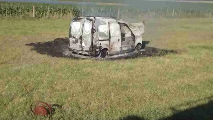 Se incendió un utilitario en la Ruta 86 y su conductor recibió quemaduras