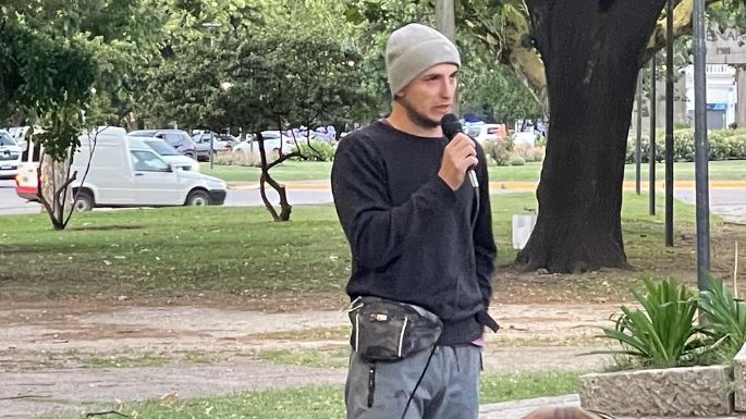 Charla debate sobre el DNU de Milei en la Plaza Dardo Rocha: Crece el caldo de cultivo de la resistencia en Necochea