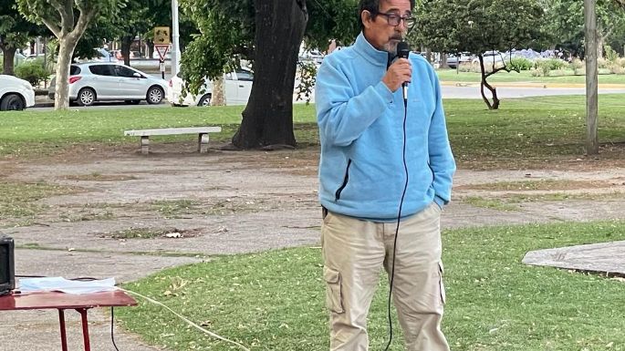 Charla debate sobre el DNU de Milei en la Plaza Dardo Rocha: Crece el caldo de cultivo de la resistencia en Necochea