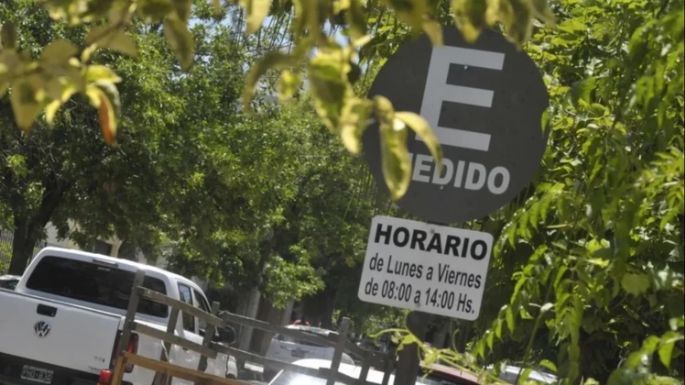 El intendente de Pehuajó dejó de cobrar estacionamiento medido por la crisis económica