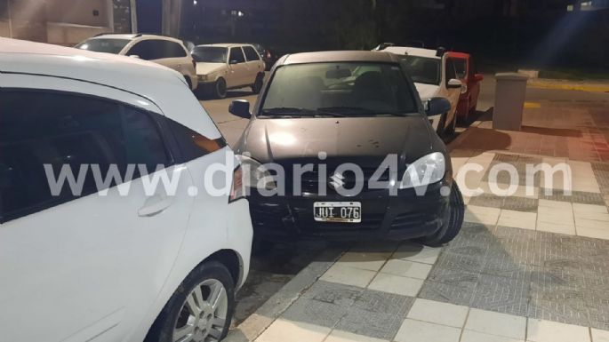 Chocó autos estacionados en la Villa Balnearia y se dio a la fuga