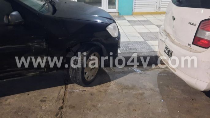 Chocó autos estacionados en la Villa Balnearia y se dio a la fuga