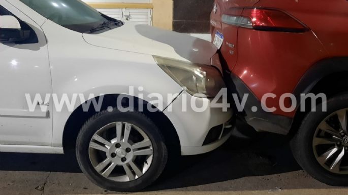 Chocó autos estacionados en la Villa Balnearia y se dio a la fuga