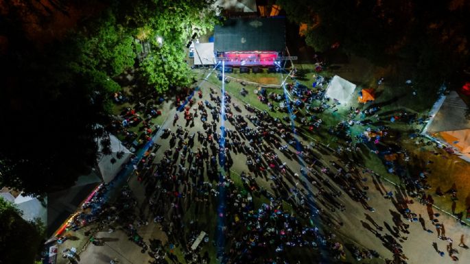 Con mayoría de público local cerró la Feria de las Colectividades en el parque Miguel Lillo