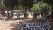 Paro contra el DNU de Milei: Instalaron un "cementerio de derechos" en la Plaza Dardo Rocha