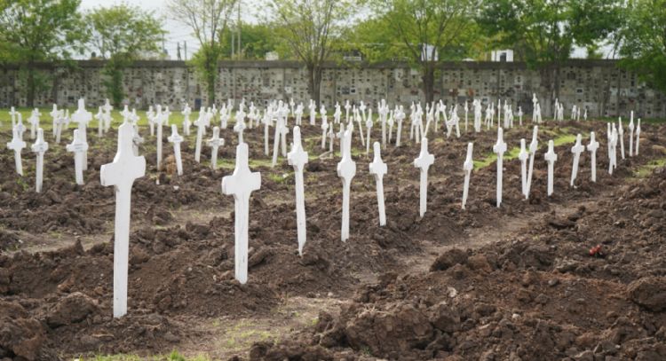 Escándalo macabro: Hallaron 13.500 restos óseos en bolsas en el cementerio y buscan construir un nuevo osario