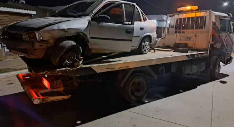 Chocó el auto en Quequén y lo dejó abandonado